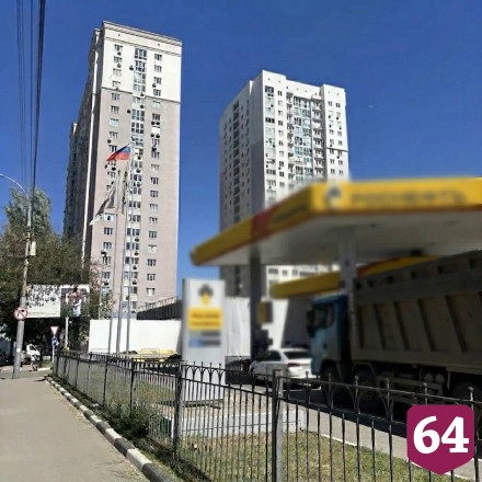 В Саратове демонтируют нелегальные стелы и заборы